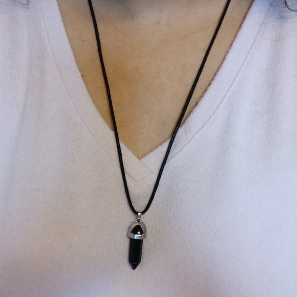 Women's Black Hexagonal Column Pointed Pendant Bohemian Fashion Necklace - Picture 2 of 4